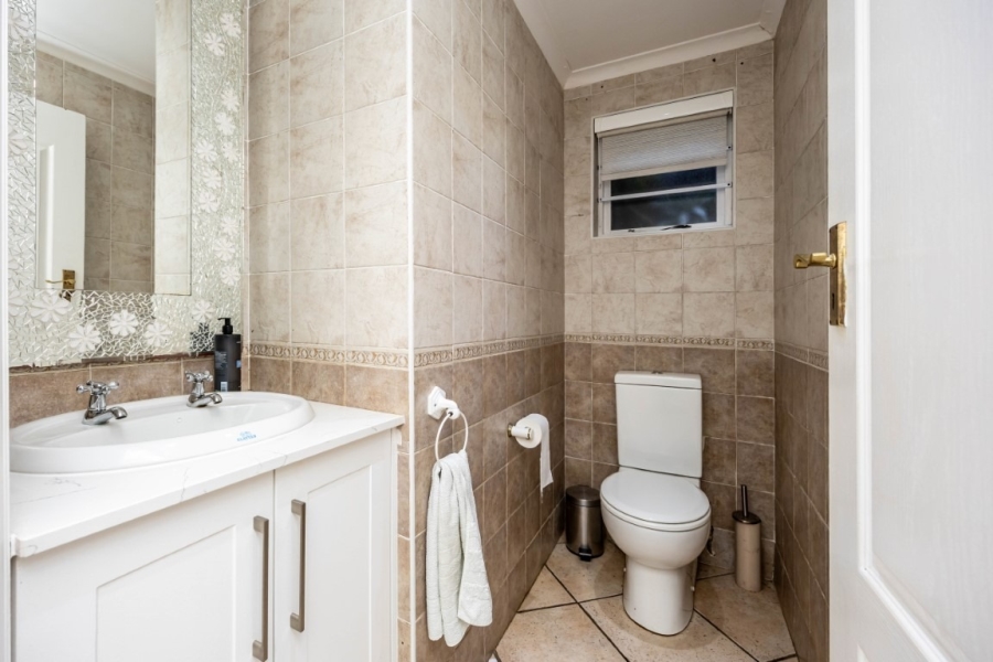 4 Bedroom Property for Sale in Beacon Bay Eastern Cape